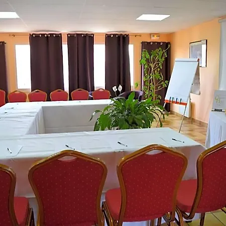 Confort Hotel 3*
